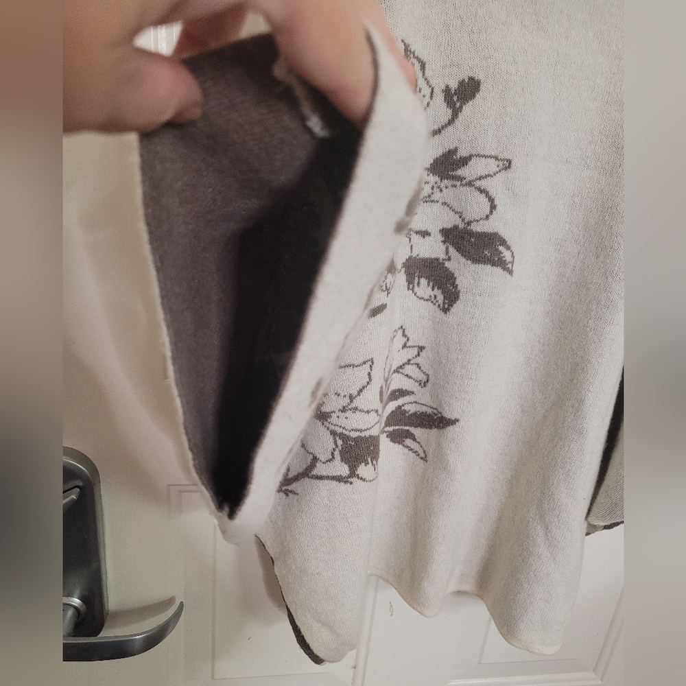 NWT Note Di Anita Merino Wool Cashmere Blend Floral Neutral Poncho One Size - Picture 3 of 7